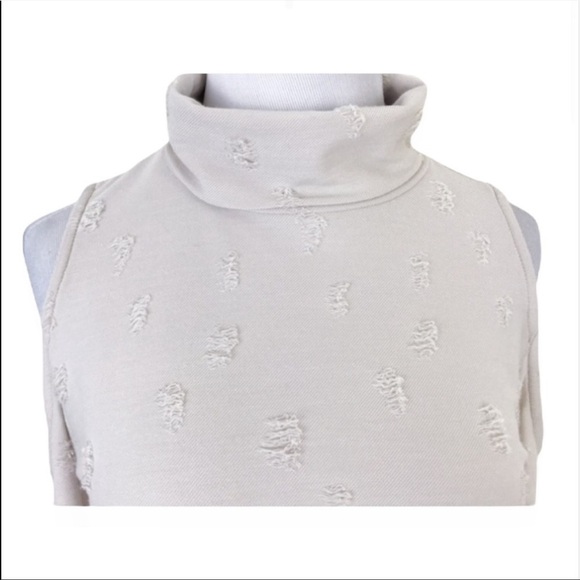 𝅺Entro Distressed Cold Shoulder Long Sleeve Turtleneck Top Cream Size Small - Picture 2 of 7